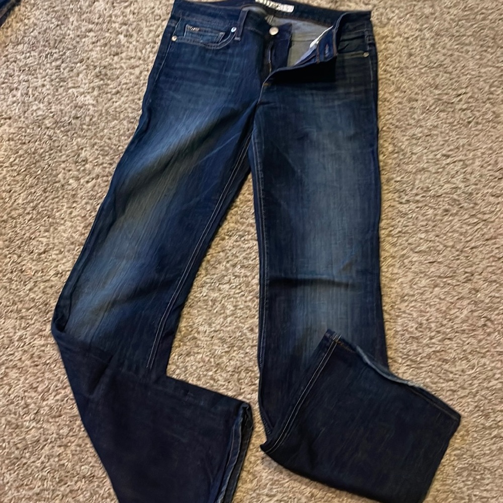 Gently loved Joe’s jeans 👖